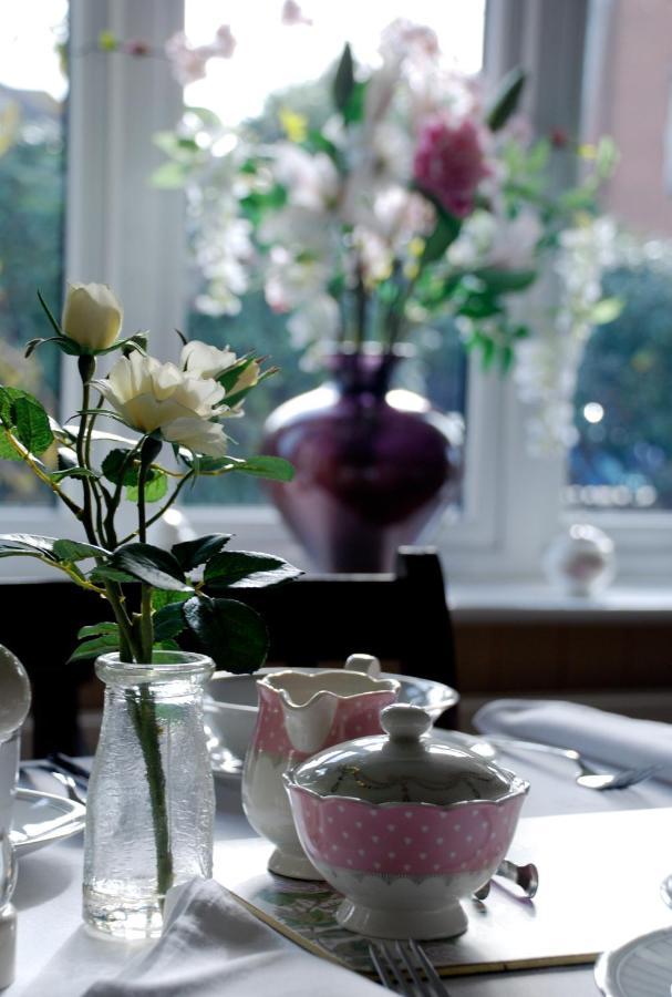 Bed and Breakfast Cherry Tree House Борнмут Экстерьер фото